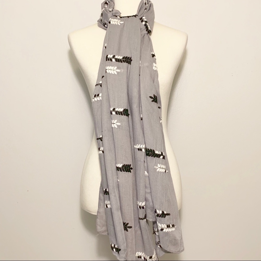 NWT Printed Village Scarf OS - Picture 2 of 4
